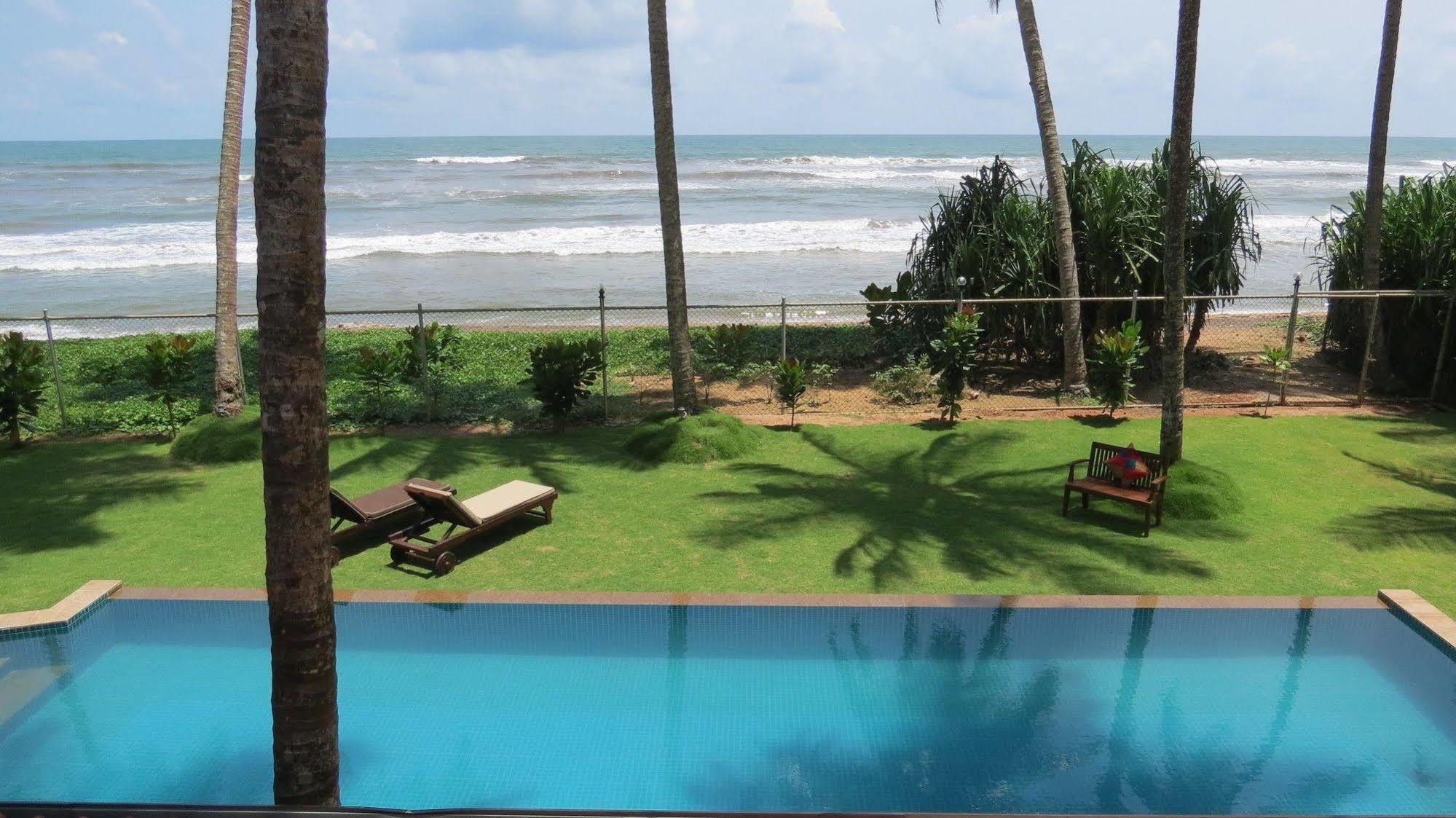 Maresia Beach Villa Wadduwa Extérieur photo