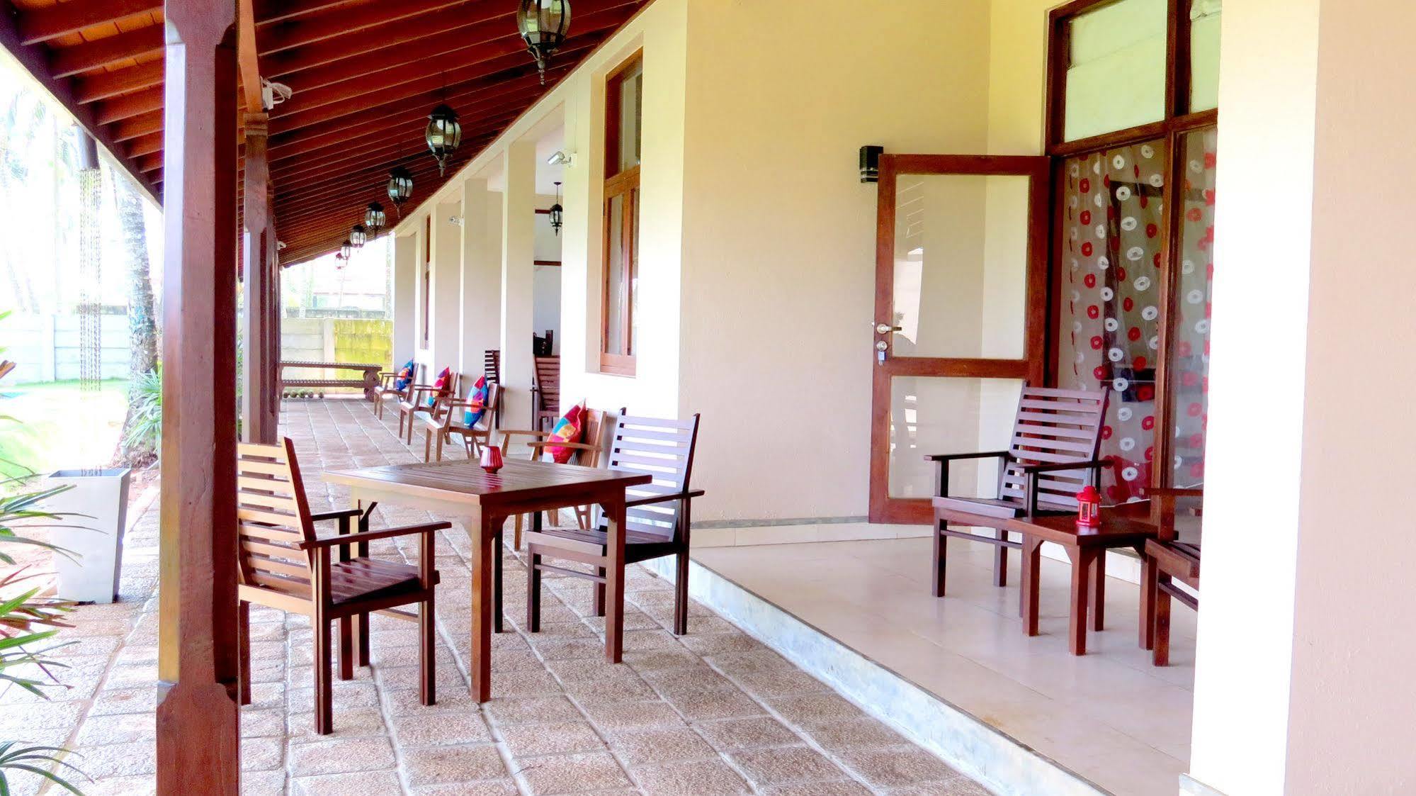 Maresia Beach Villa Wadduwa Extérieur photo