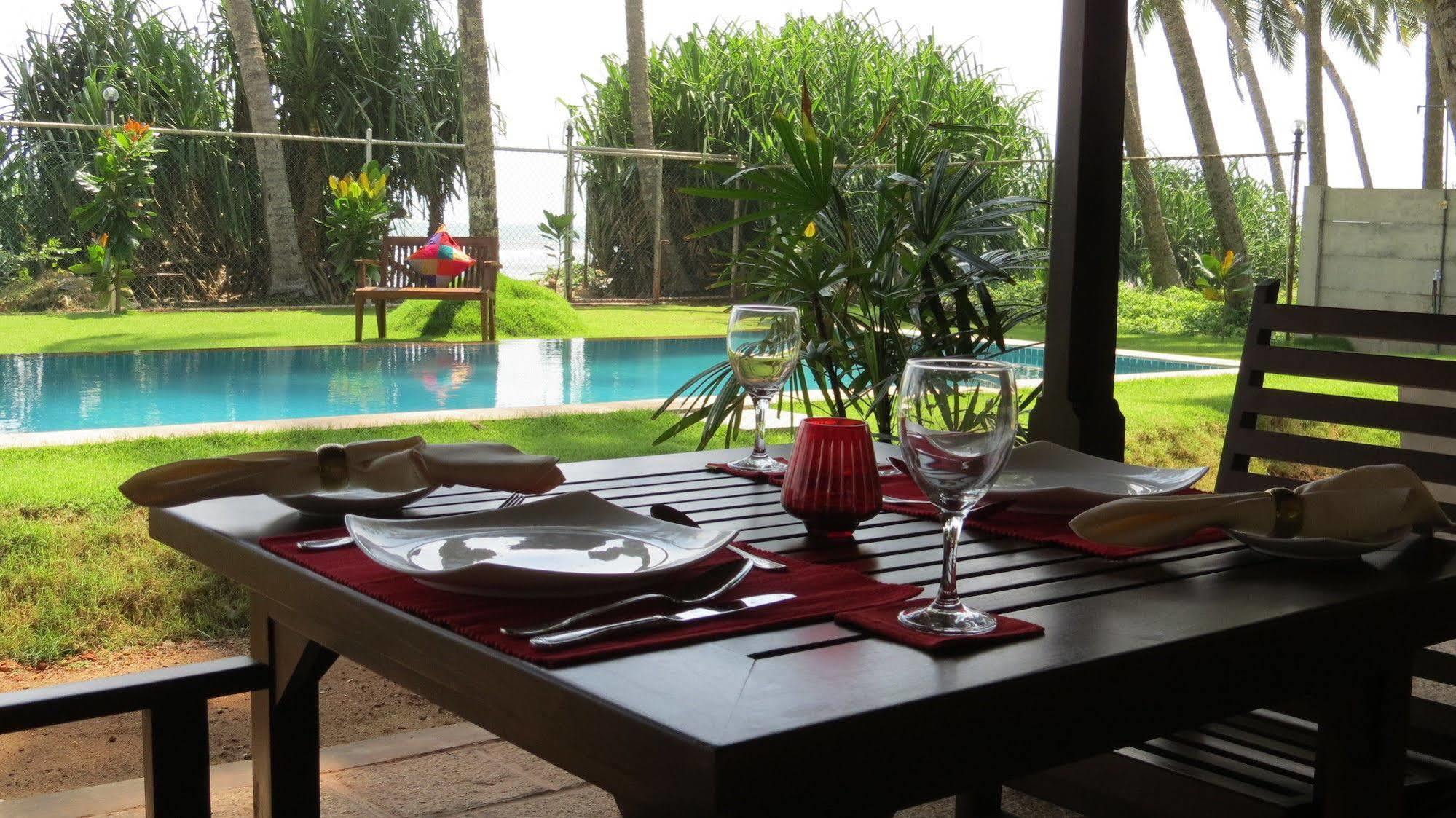 Maresia Beach Villa Wadduwa Extérieur photo