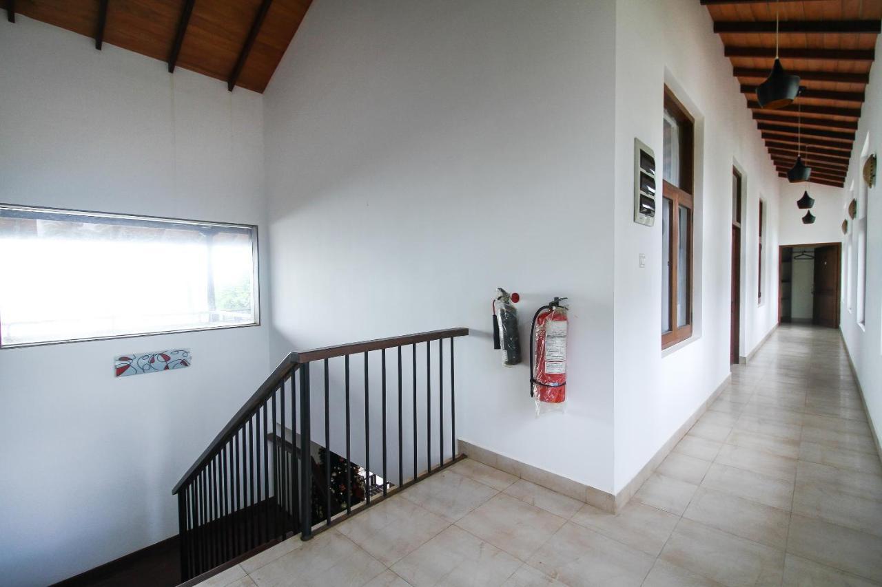 Maresia Beach Villa Wadduwa Extérieur photo