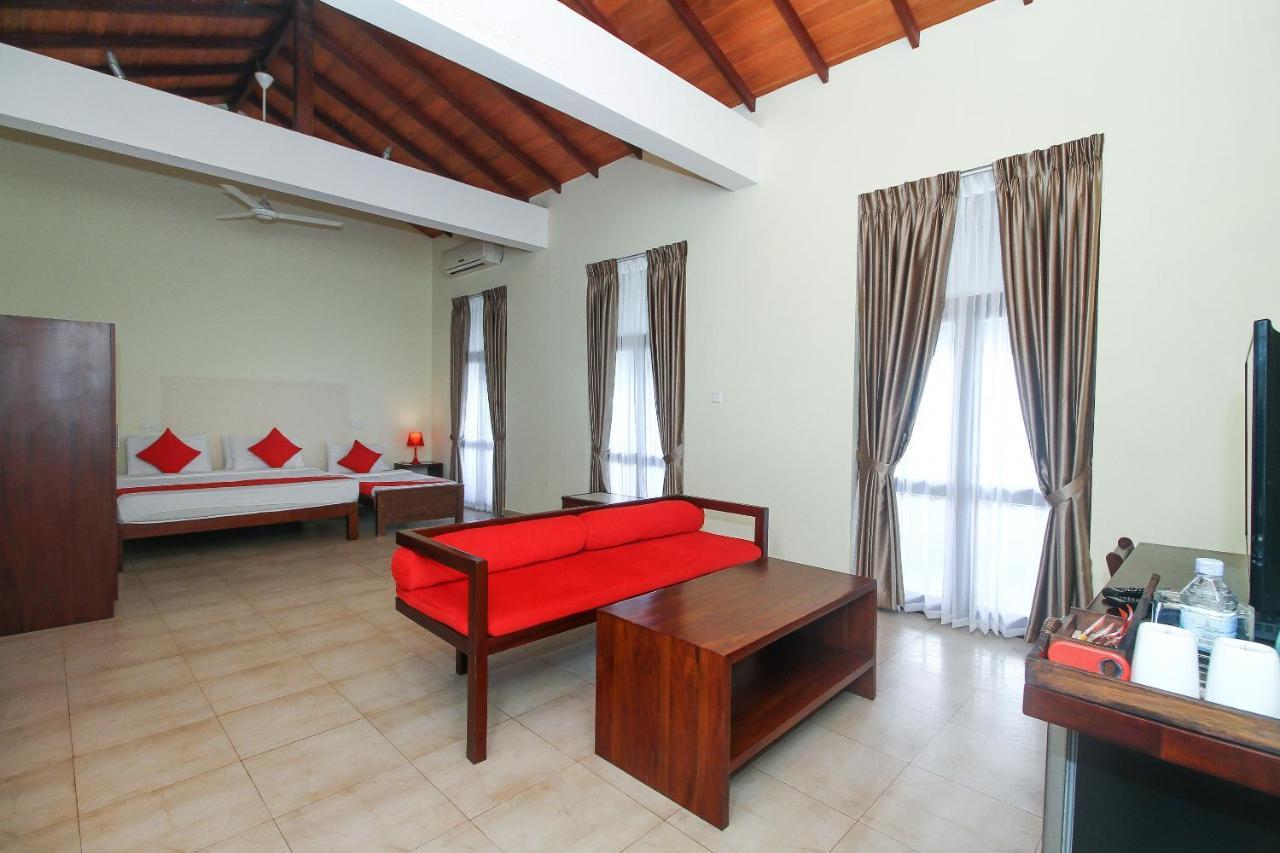 Maresia Beach Villa Wadduwa Extérieur photo