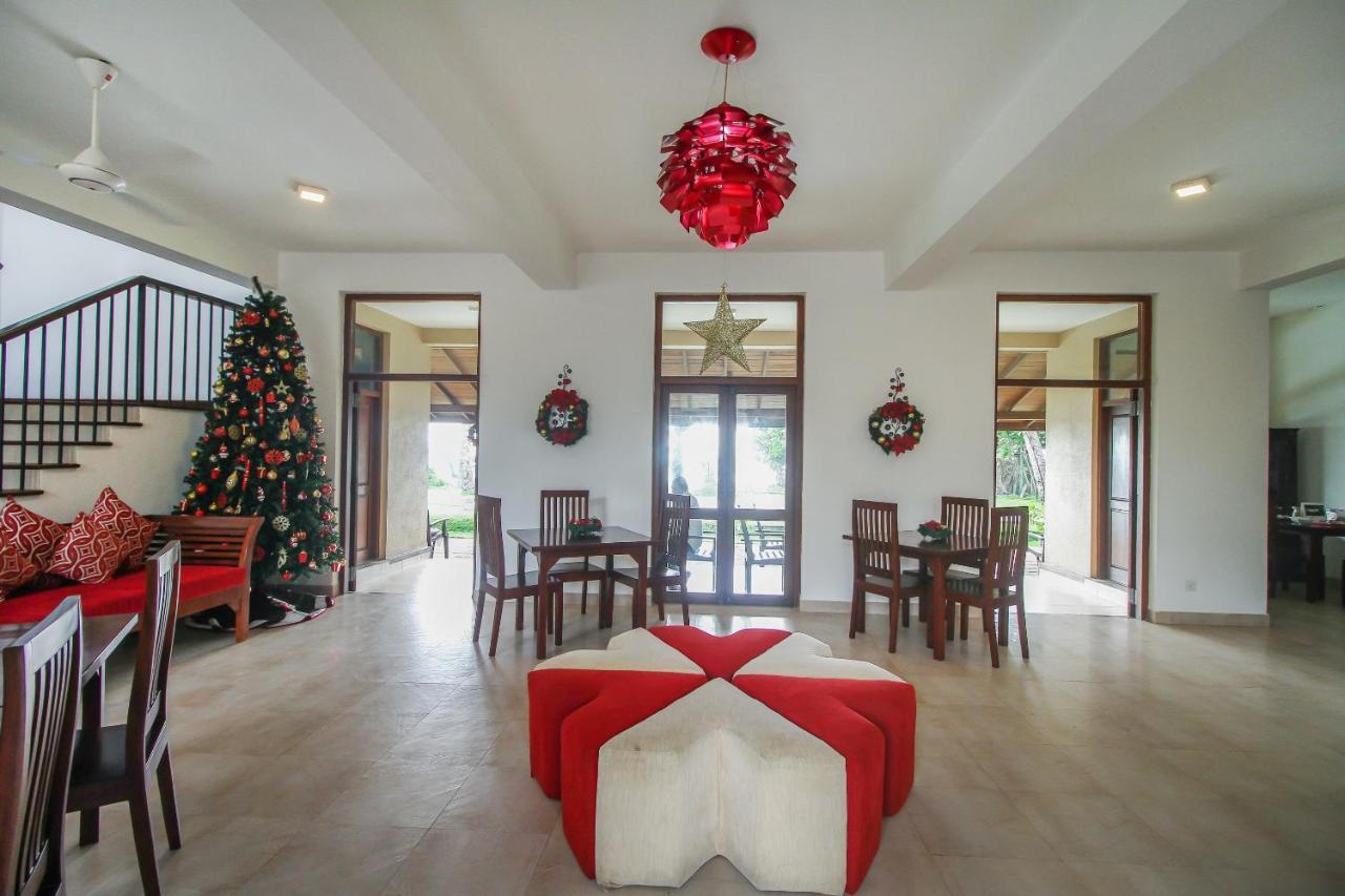Maresia Beach Villa Wadduwa Extérieur photo